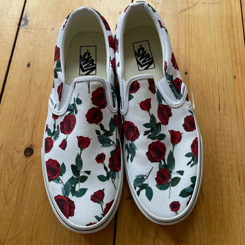 Vans Slip-On Red Roses White Skate Shoes 9